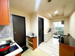 Apt Belmon1BR cozy,gym,pool&wifi - Jacarta - 0