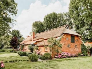 Tradition Meets Modern In Gulf House - Ostermarsch - 1