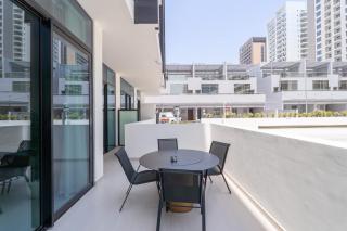 StayShort - Spacious 1 bed in JVC that sleeps 4 - 6