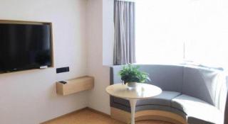 GreenTree Inn Lianyungang Suning Square Hualian Mantion Hotel - Lianyungang - 3