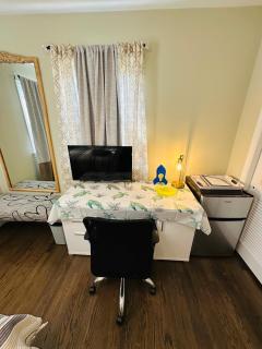 The Trenton Two 2BR Peaceful Oasis with Patio - Trenton - 4