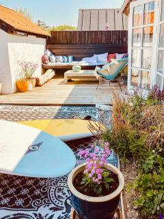 In Cold Hawaii With Beach In Backyard - 0