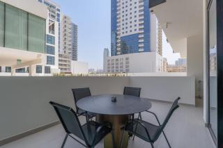 StayShort - Bright and airy 1 bed in JVC sleep 4 with Balcony! - 6
