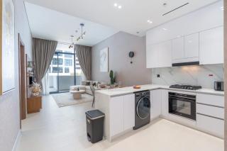 StayShort - Bright and airy 1 bed in JVC sleep 4 with Balcony! - 2