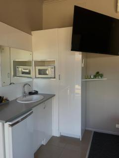 Calder Family Motel - 3