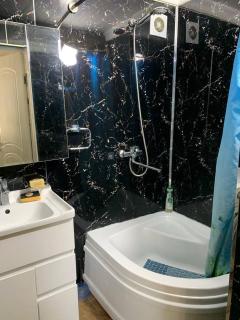Art hous Hotel - 1