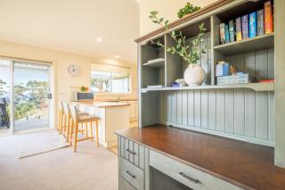 16 Grandview Cl - water views, air con and Wi-Fi - Soldiers Point - 2