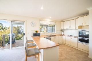 16 Grandview Cl - water views, air con and Wi-Fi - Soldiers Point - 1