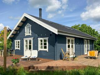 Nature-Rich Summer House With Wild Garden - Mern - 7