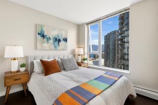 Cozy and Chic 2BR Home with Incredible Light and Views - Vancouver - 4