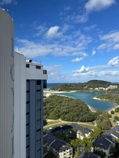 Royal Palm Resort on the Beach - Gold Coast - 1