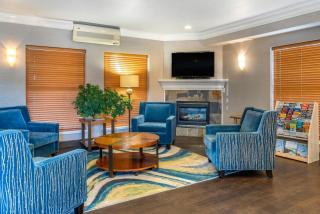 Elizabeth Oceanfront Suites, Ascend Hotel Collection - Newport - 1