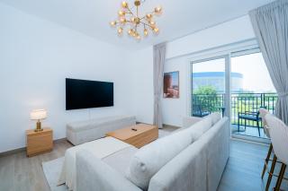 1 Bedroom Home Including Yas Theme Park Tickets - Abu Dhabi - 0