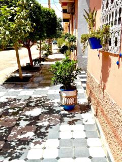 Spacious Apartment with Motorcycle Garage, Free Parking, and Air Conditioning - Errachidia - 2