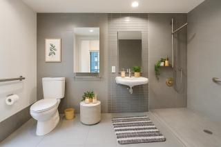 Urban 2BR Gem Close to BC Place and Downtown Core - Vancouver - 2