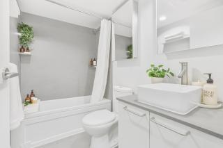 Urban 2BR Gem Close to BC Place and Downtown Core - Vancouver - 1