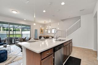 Last Minute Disney Getaway! Private Pool, Hot Tub & Games Room. Book Now! #28034 - Kissimmee - 1