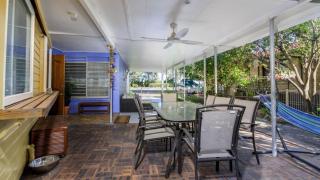 Bribie Beach House, Waterfront directly across the road - Solander Esp, Banksia Beach - 8