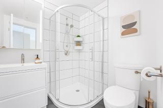 Central 2BR Unit in Walkable Yaletown Neighborhood - Vancouver - 2