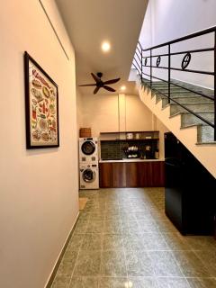 City Center Cosy 4BR Townhouse with Garden in D1 - Ho Chi Minh - 1