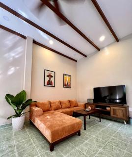 City Center Cosy 4BR Townhouse with Garden in D1 - Ho Chi Minh-stad - 7