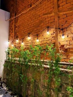 City Center Cosy 4BR Townhouse with Garden in D1 - Ho Chi Minh-stad - 2