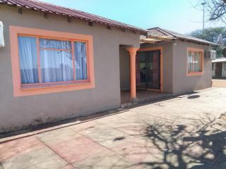 Dee's B n B - Rustenburg - 4
