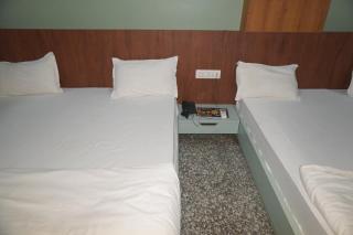 Hotel Dwarkadhish - 5