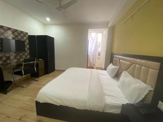 Hotel Fuchsia Stay - Nuova Delhi - 1