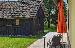 Lovely Apartment In Strau With Wifi - - 9