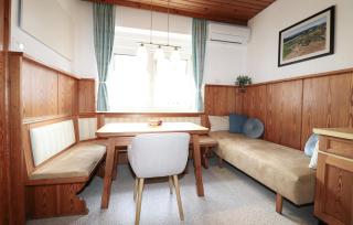 Lovely Apartment In Strau With Wifi - - 6