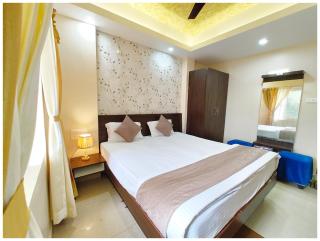 HOTEL THE! ARADHYA !PALACE Near Puri Sea Beach # Jagannath Temple # Air Conditioning Suite Room- Best Hotel In Puri - Puri - 1
