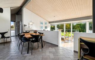 2 Bedroom Nice Home In Juelsminde - Sønderby - 4