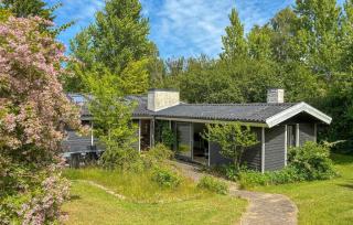 3 Bedroom Pet Friendly Home In Græsted - Græsted - 0