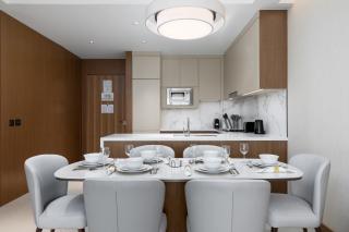 Maison Privee - Luxury Apt with Spectacular Burj Khalifa Views - 2