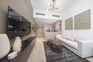 StayShort - Elegant Studio in JVT Sleeps 3 with Balcony - 4