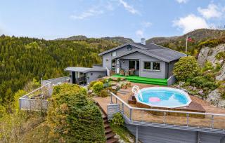 Stunning Home In Lyngdal - Lyngdal - 0
