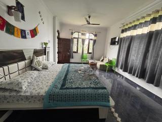 Sunrise home stay - 8