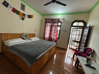 Sunrise home stay - 6