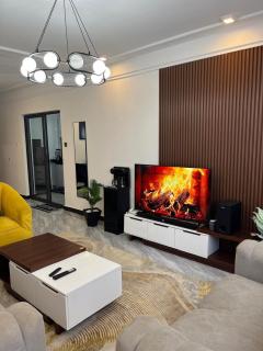 executive fully furnished apartments with luxurious facilities which features a breathtaking city views and close proximity to major shopping malls thus offering a high end lifestyle - Nairobi - 3