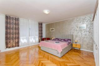 Elegant Luxury 2-Bedroom Apartment in Split City Center - Split - 7