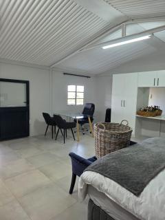 Lemoenhoek Kalahari House - Twee Rivieren - 2