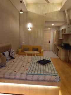 Gaur City Mall Homestay - Ghaziabad - 9