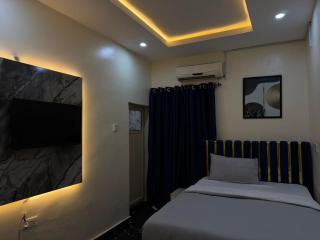 Comfy and luxurious furnished serviced apartment - Ibadan - 1