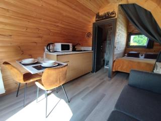 Chalet climatisé avec terrasse privative dont un chalet disposant d'une kitchenette - Avranches - 8