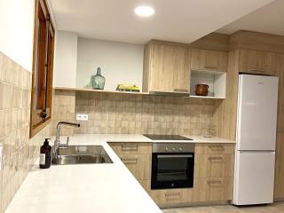 Volcanic Mieres Retreat - 1