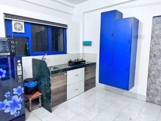 Royal blue apartment in Oshiwara- Andheri - 8
