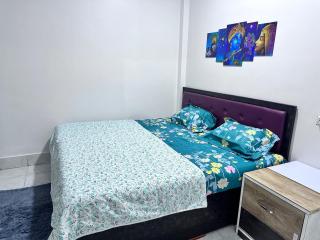 Royal blue apartment #06 - Mumbai - 3