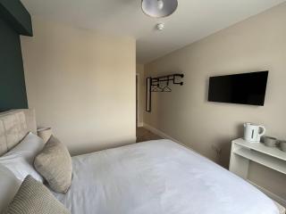 East Halton Hotel - 4
