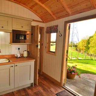 Finest Retreats - Shepherds Lodge at Morrells Wood - 7